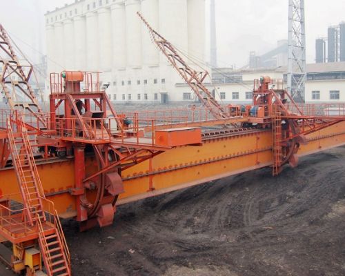Reclaimer met enkele brug - type emmerwiel